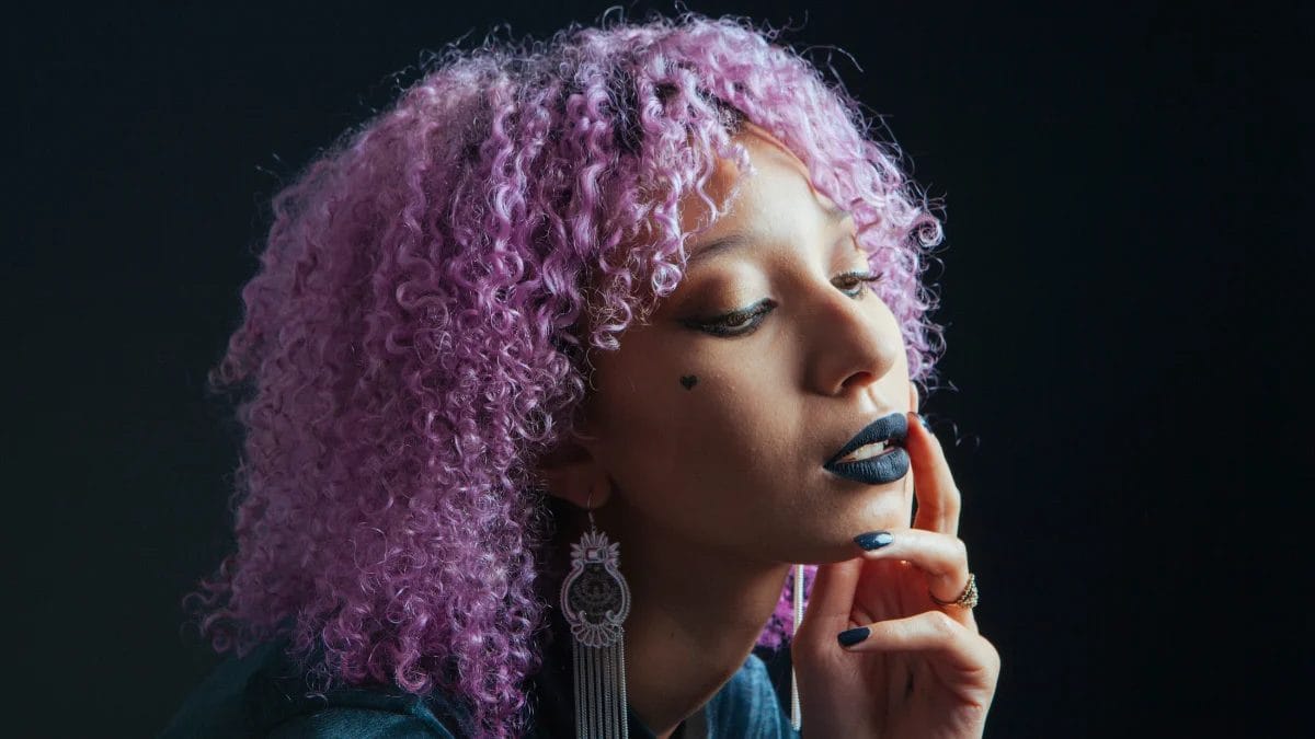 A woman shows off her bold NYE look.