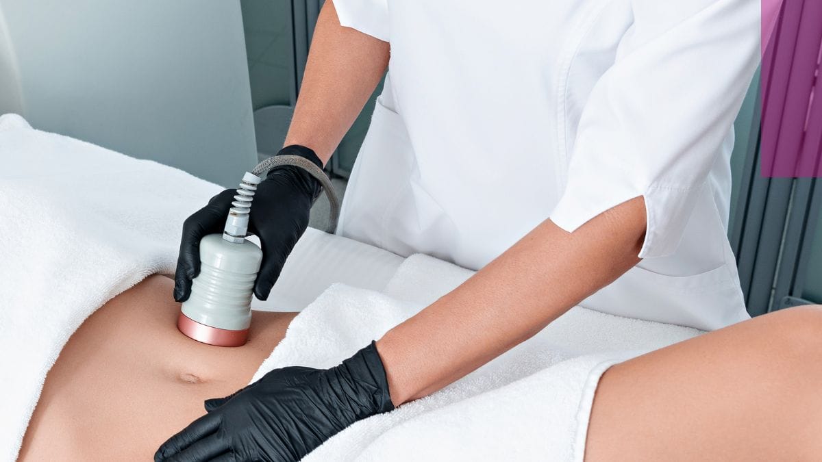 An esthetician walks her client through New Body Contouring Technology.