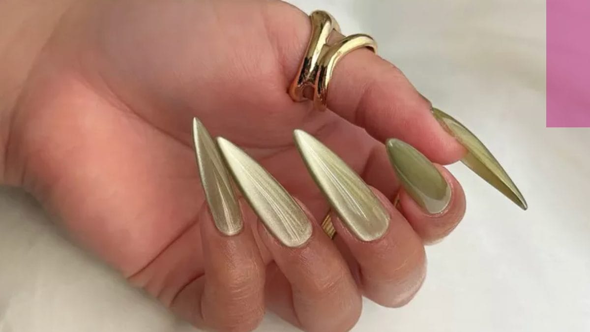 gold velvet cat-eye nails by @klawsbysonia