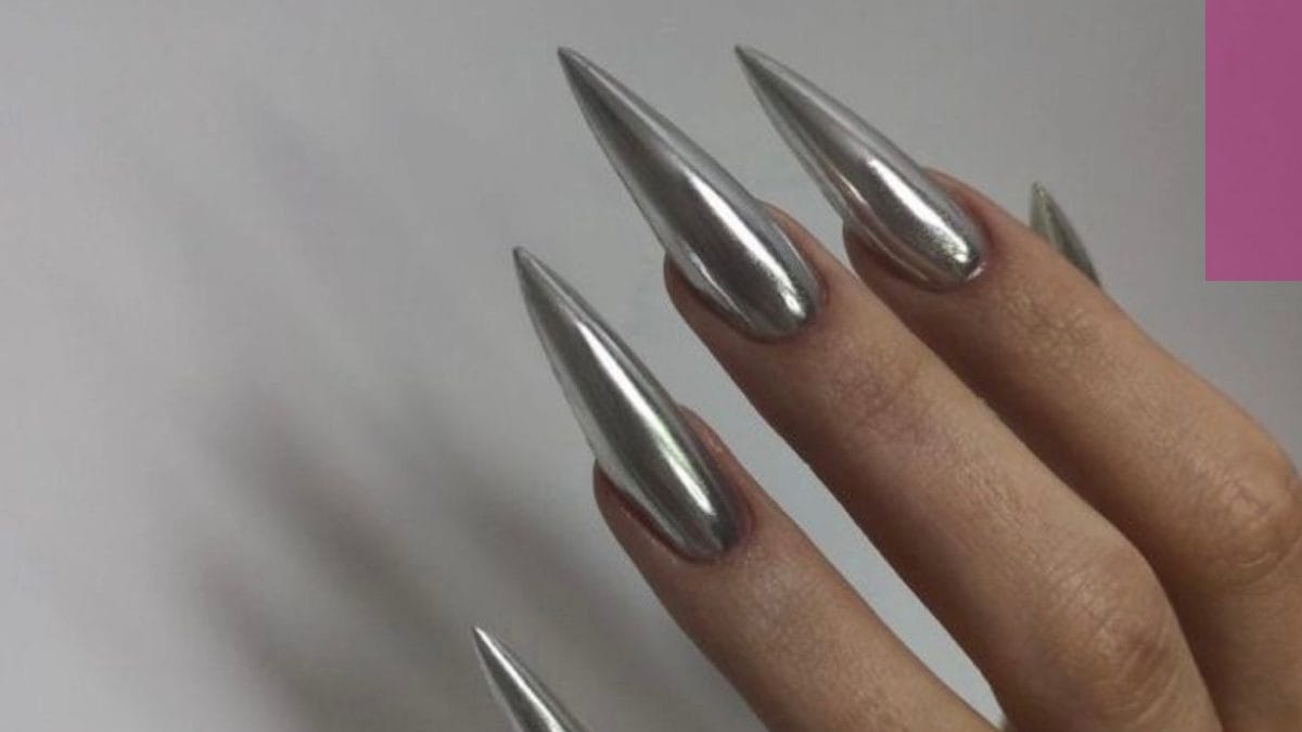 silver chrome stiletto nails perfect for 2026 winter