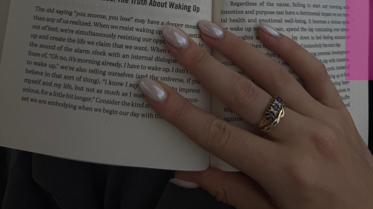 winter nail inspo for nail technicians